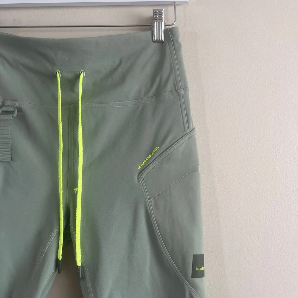 Lululemon Hike Bike Short High Rise Sage Green Cargo Zip Pocket Size 8
